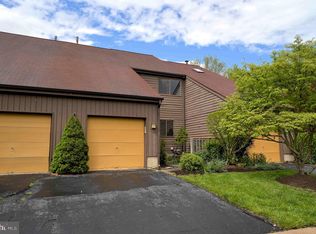 20 Jacob Ct, Ewing, NJ 08628