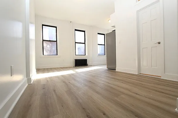 Rented by Oxford Property Group | media 11