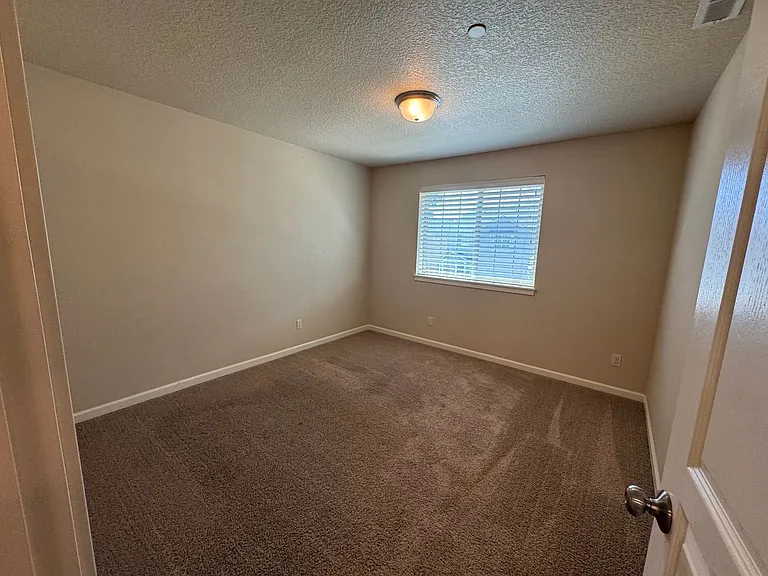 3008 NE 74th St — Photo 16