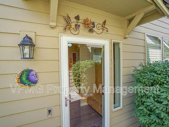 5th image of 7002 NE 56th St