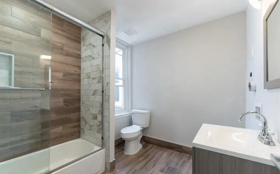 1 bed, 700 sqft, $1,300 — Photo 3