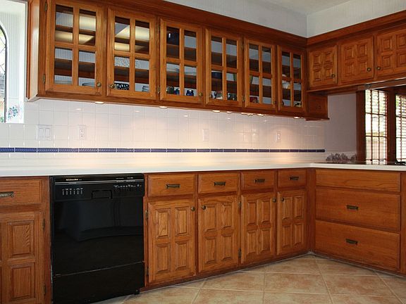 Custom cabinets with under cabinets lighting