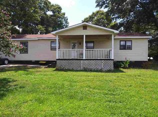 136 Ridge Rd, Wellford, SC 29385