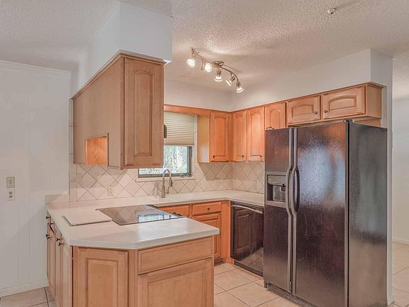 3rd image of 319 19TH Street N