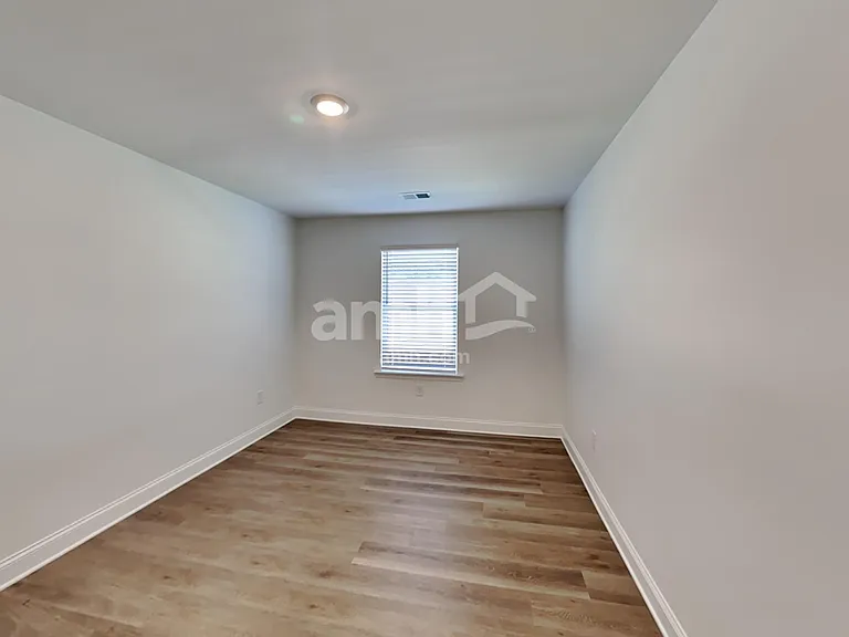 1048 Highland St — Photo 29