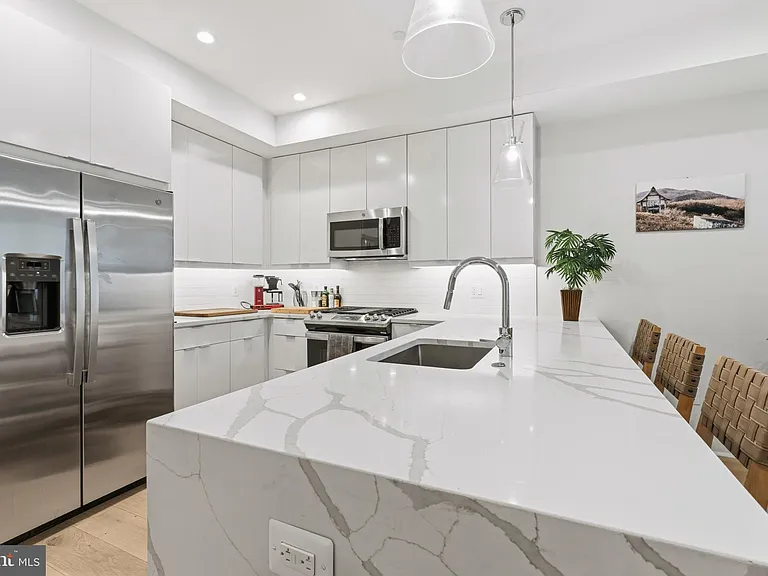 1722 W Virginia Ave NE #2 — Photo 9