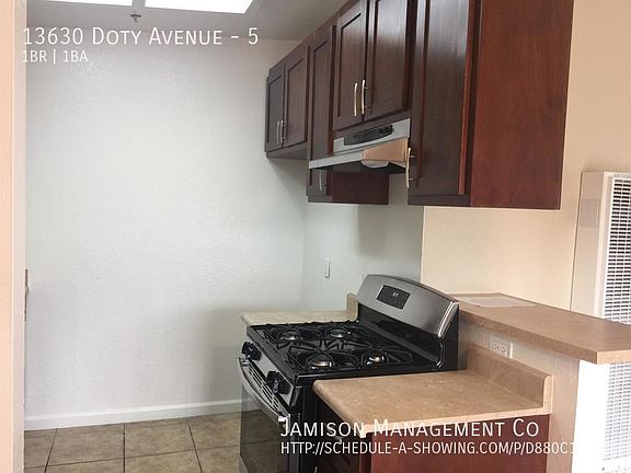4th image of 13630 Doty Ave APT 5