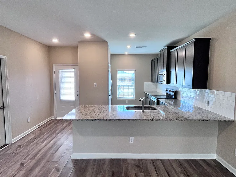 312 Tranquil Ln — Photo 8