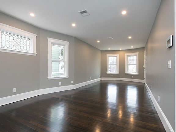 3rd image of 123 King St APT 2