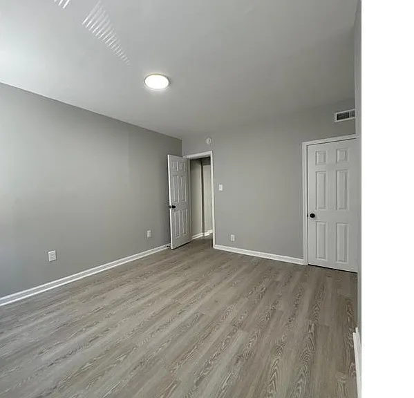 1300 Carroll St — Photo 3