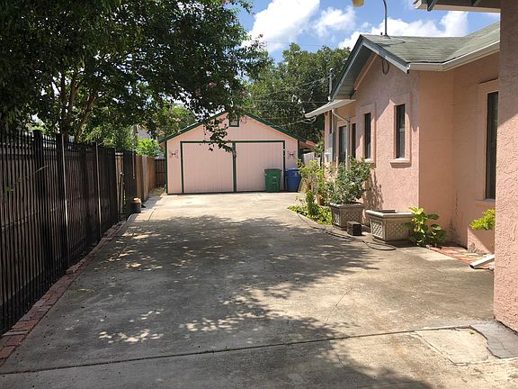 3rd image of 1534 W Rosewood Ave #A