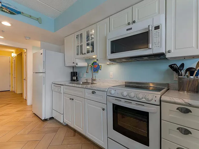 933 Ocean Blvd #106 — Photo 5