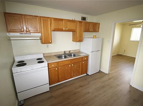 5th image of 9033 Palm St