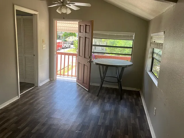 513 Kirkwood Ter N — Photo 8