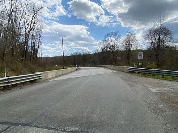 5th image of 365 Melcroft Rd