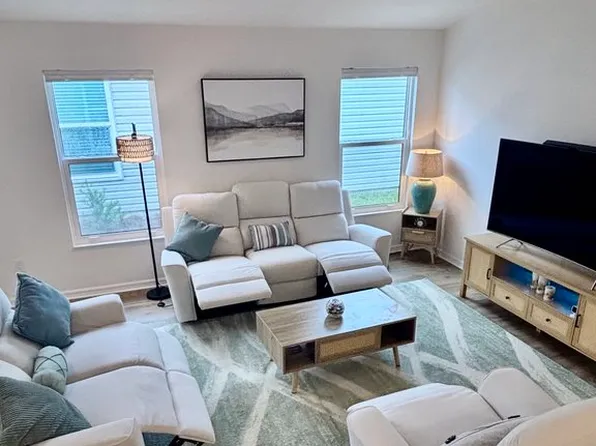 7243 Bickel Dr, Okahumpka, FL 34762