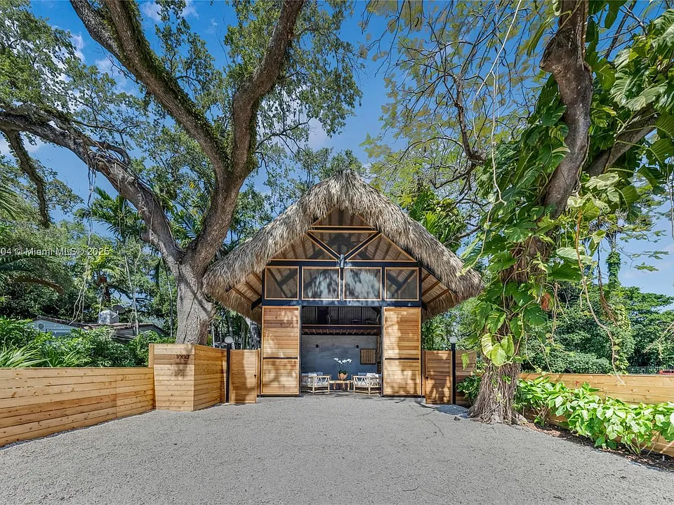 1000 NW 9th Ct