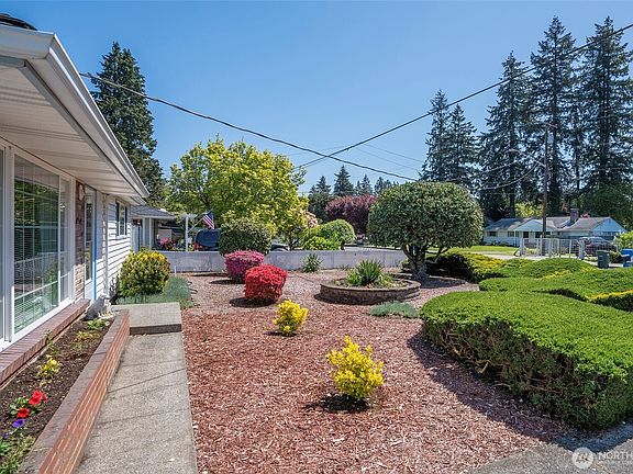 3rd image of 8501 121st Street SW