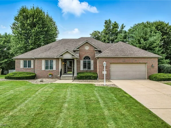 100 Westwind Dr NE, Warren, OH 44484