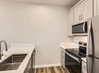 3323 SE 87th Ave #5, Portland, OR 97266