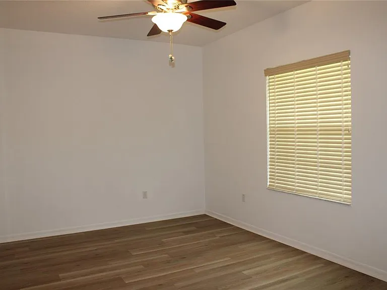 339 Mariners Gate Dr — Photo 5