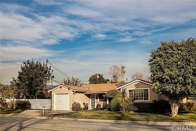 1st image of 6032 N Oakbank Dr