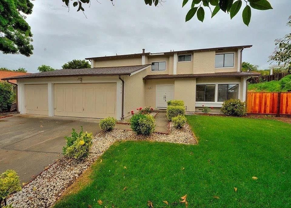 1st image of 3012 Lucas Ct