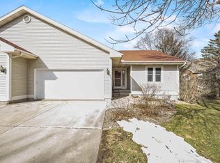 843 Sky Ridge Dr, Madison, WI 53719