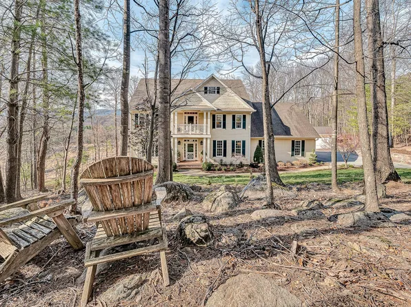 5464 Ridgelea Estates Dr, Roanoke, VA 24018