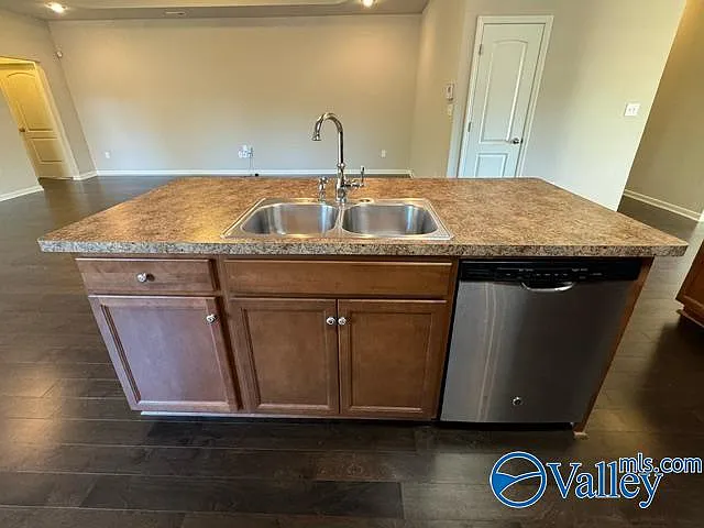 140 Clydesdale Ln — Photo 15