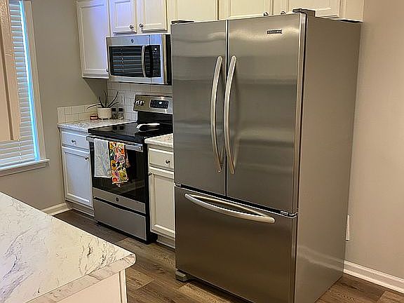 3rd image of 223 McLaurin Dr