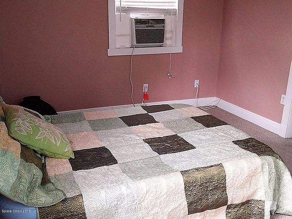 5th image of 419 Dove Ave
