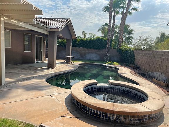 2nd image of 78159 Calico Glen Dr