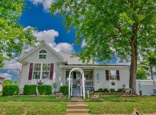 508 Jefferson St, De Soto, MO 63020