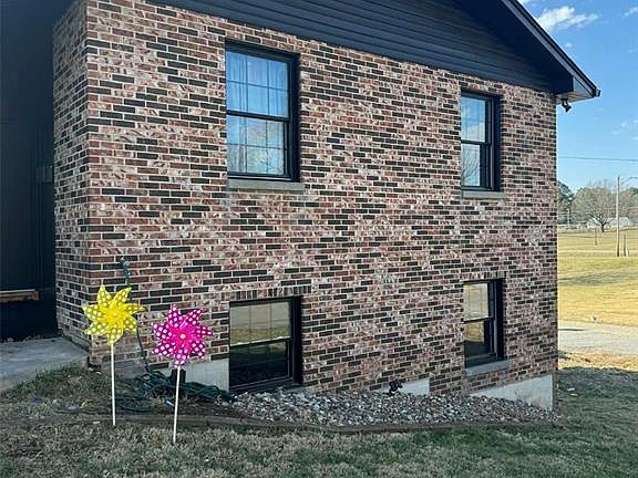 5th image of 701 S Ridge Ave