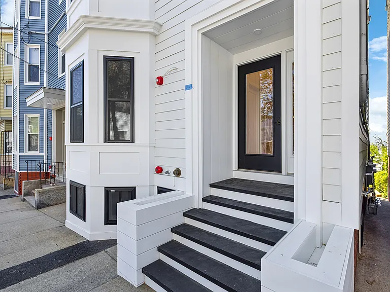 285 Webster St #3 — Photo 6