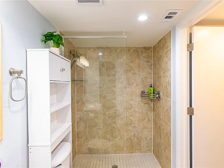 701 S Madison Ave #401 — Photo 26