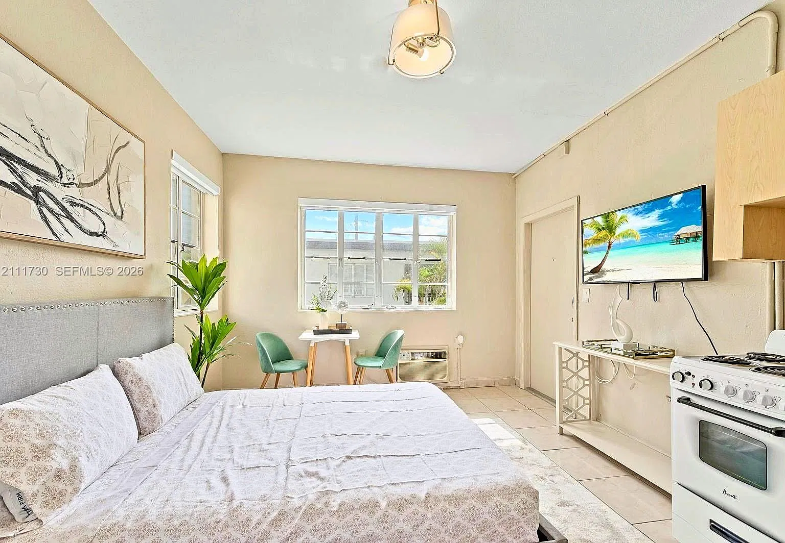 Beach Bay Sub — Photo 1