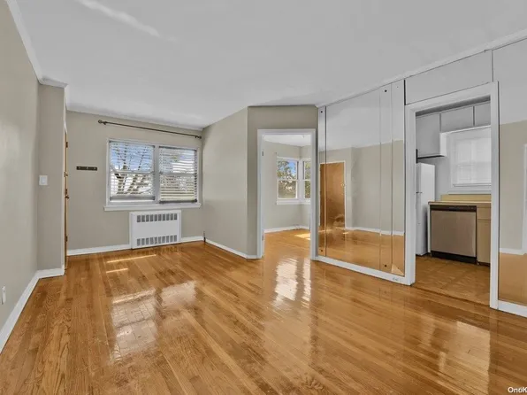 197-01 Dunton Ave #1D, Holliswood, NY 11423