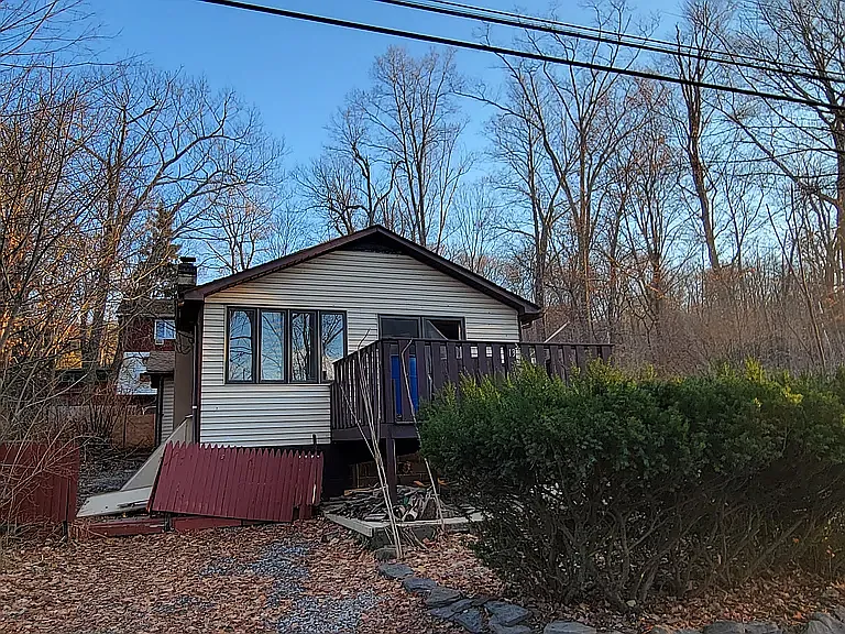 13 Laurel Trl — Photo 1