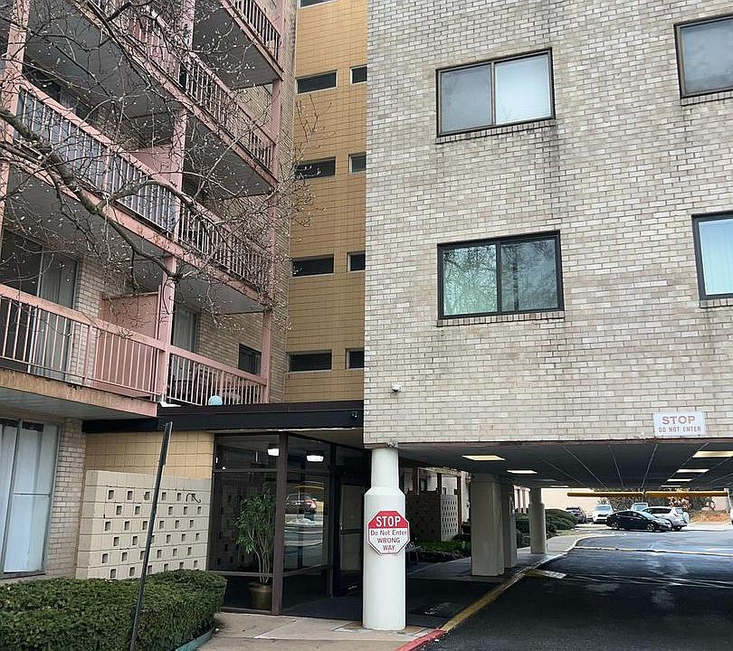1st image of 130 Slade Ave APT 305