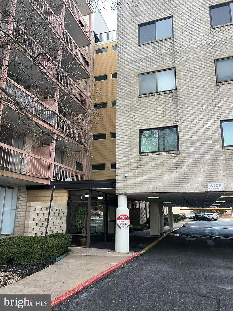 130 Slade Ave APT 305 photo 1