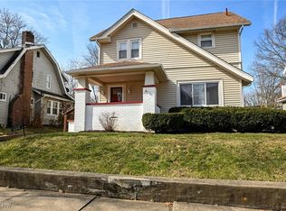 664 Sunset View Dr, Akron, OH 44320