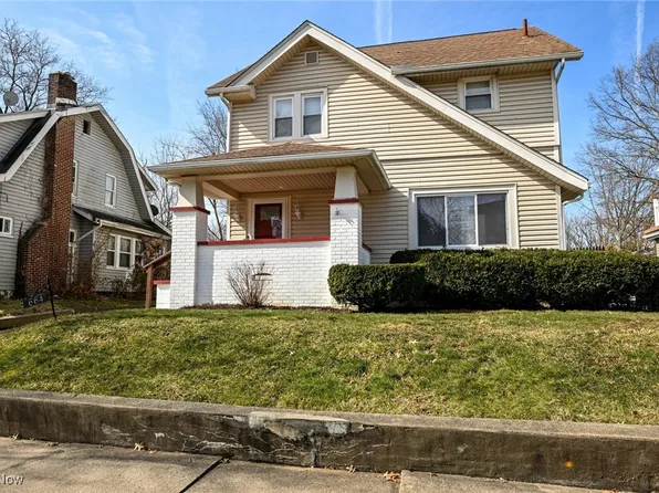 664 Sunset View Dr, Akron, OH 44320