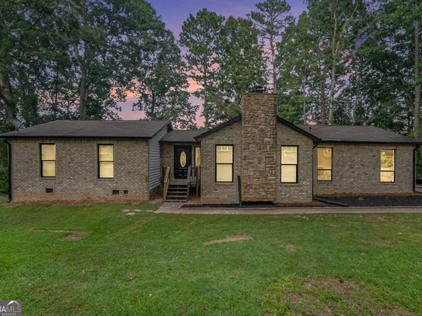 286 Grist Mill Ln, Lawrenceville, GA 30046