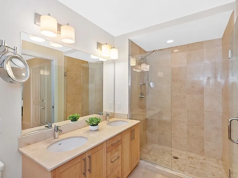 324 Hammond Pond Pkwy #1 — Photo 7