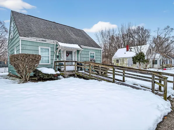 1626 Johnson St, South Bend, IN 46628