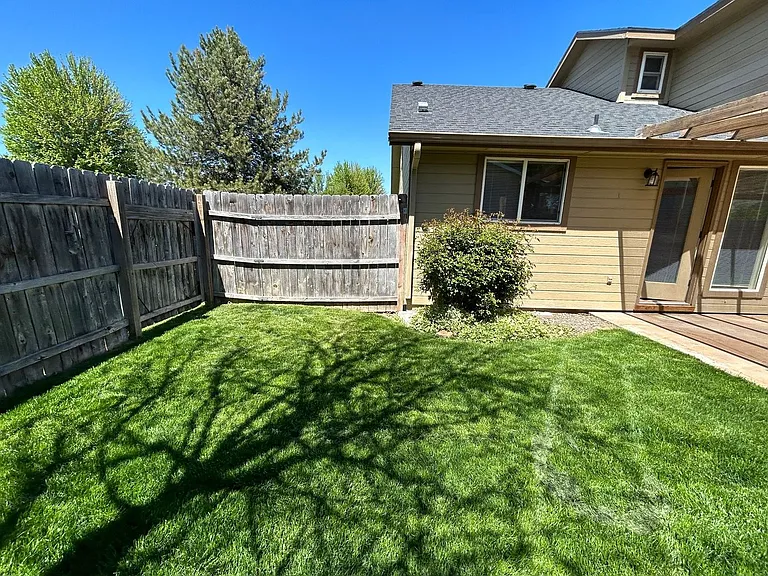 721 E Hawk St — Photo 32