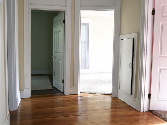4th image of 3217 Barton Ave