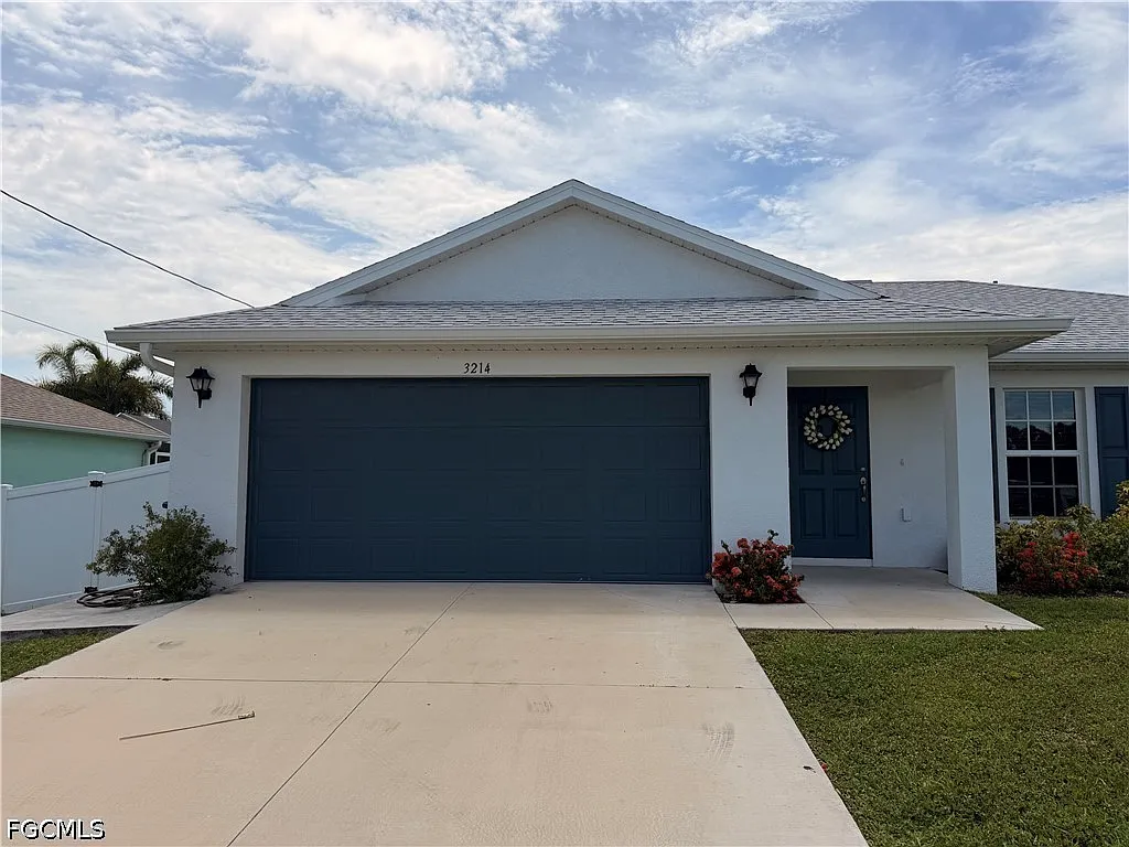 3 bed, 2.0 bath, 1286 sqft, $1,900 — Photo 2
